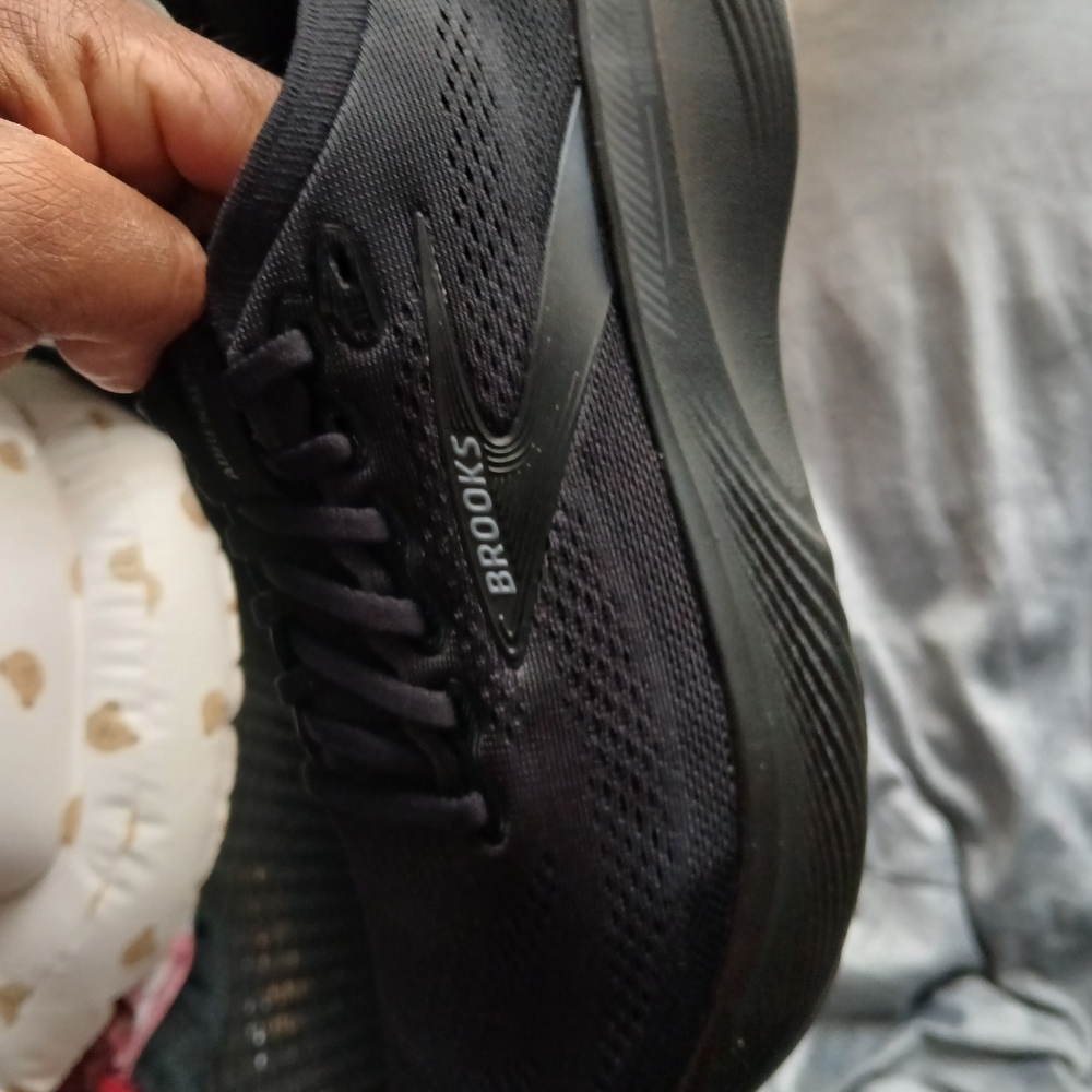 Brooks Men's All-Black Athletic Shoes - Picture 10 of 13